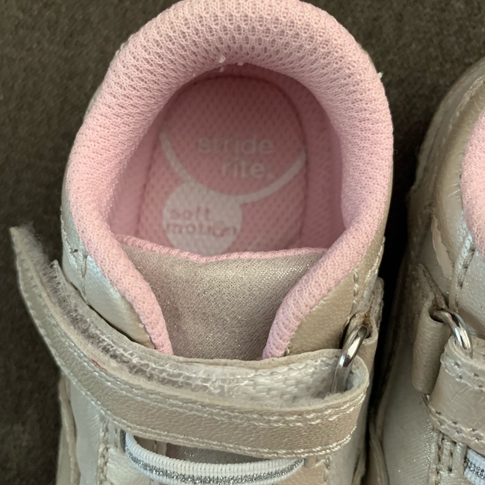 Stride Rite Soft Motion Baby and Toddler Girls Jazzy Casual Sneaker - Picture 5 of 7